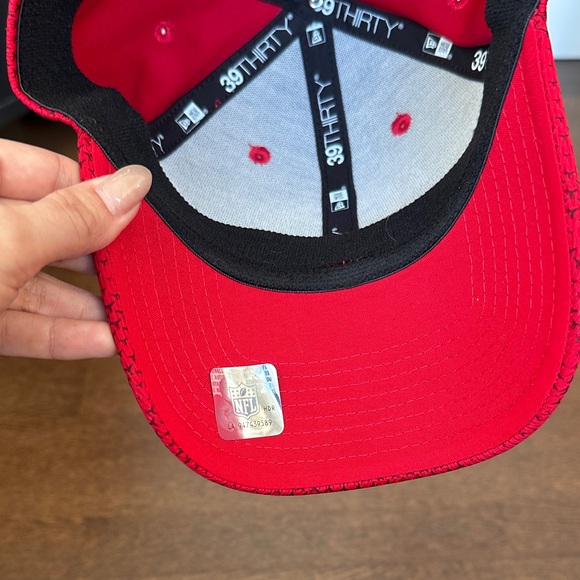 New Era Red 39THIRTY Cap NFL 49ers NWT - Picture 4 of 4